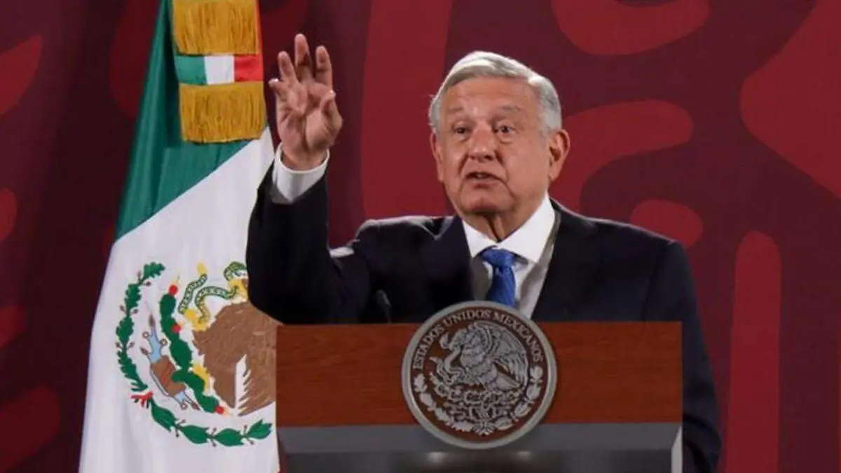 AMLO anuncia aumento salarial a Militares